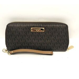 Michael Kors Jet Set Zip Around Wristlet Wallet Travel Continental Signature